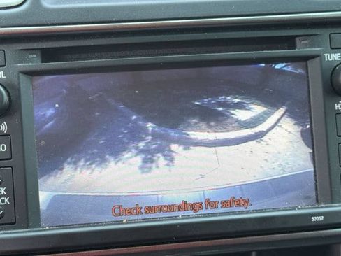Used 2013 Toyota Highlander Limited FWD image 16