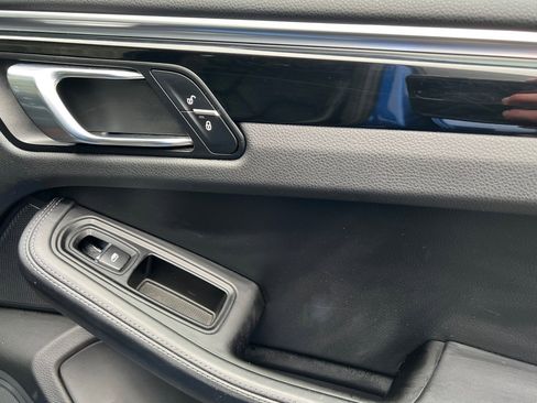 Used 2018 Porsche Macan image 24