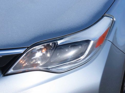 Used 2016 Toyota Avalon XLE image 10