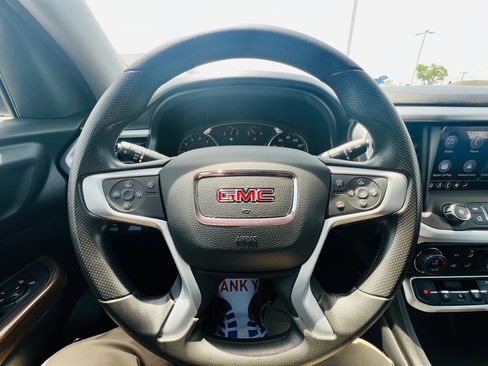 Used 2023 GMC Acadia SLE w/ Driver Convenience Package FWD image 18