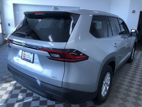 Certified 2025 Toyota Grand Highlander AWD image 36