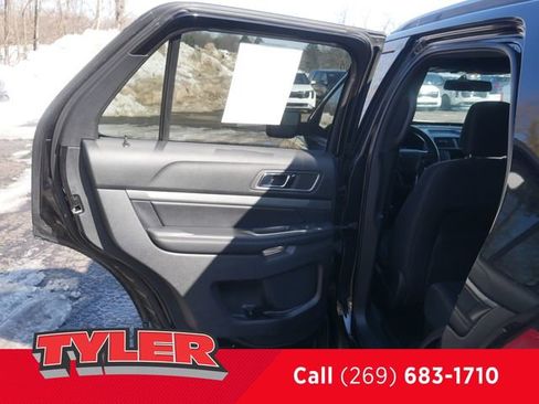 Used 2019 Ford Explorer XLT w/ Class III Trailer Tow Package image 22