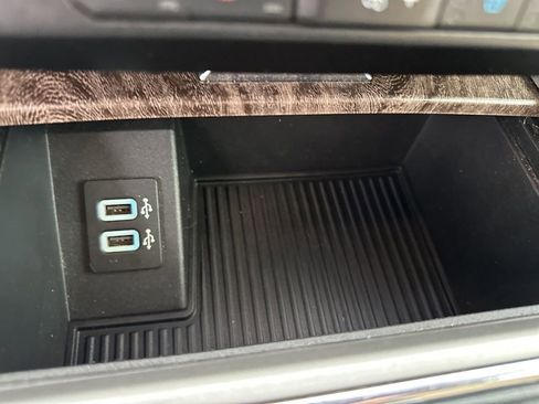 Used 2019 Ford F250 Lariat w/ Lariat Value Package image 36