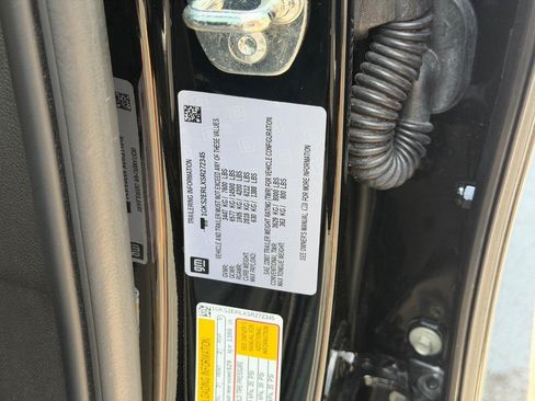 Used 2025 GMC Yukon Denali Ultimate AWD/4WD image 27