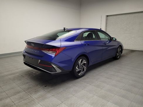 Used 2025 Hyundai Elantra SEL image 9