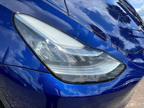Used 2021 Tesla Model Y Long Range AWD/4WD image 31