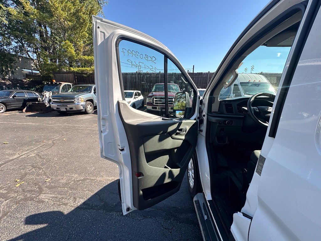 Used 2025 Ford Transit 250 Low Roof w/ Exterior Upgrade Package RWD image 12