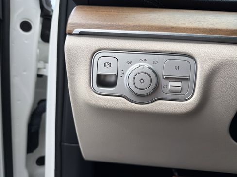 Used 2022 Mercedes-Benz GLS 450 GLS 450 image 16