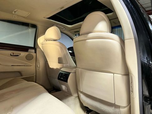 Used 2014 Lexus LS 460 AWD w/ Comfort Package image 32