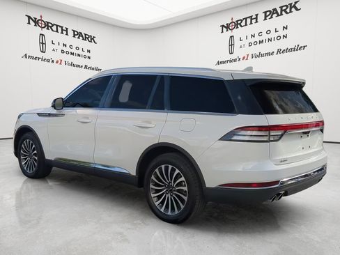 Used 2022 Lincoln Aviator AWD w/ Premium Package image 3
