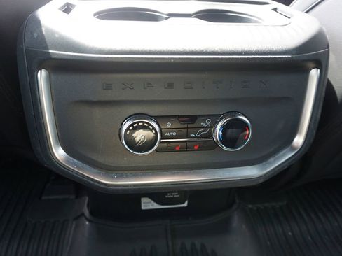 Used 2025 Ford Expedition Tremor AWD/4WD image 12