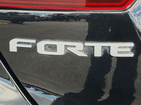 Used 2023 Kia Forte GT-Line w/ GT-Line Technology Package FWD image 35