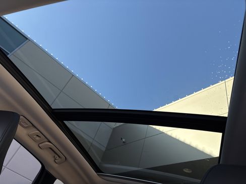 Used 2025 Volvo XC60 B5 Plus image 28