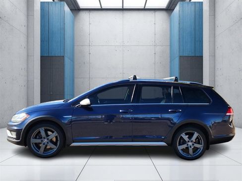 Used 2018 Volkswagen Golf Alltrack SEL image 28