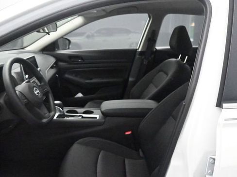 Used 2025 Nissan Altima 2.5 S image 11