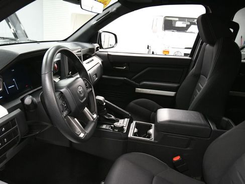 Used 2024 Toyota Tacoma TRD Off-Road image 18