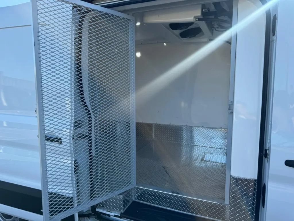 Used 2019 Ford Transit 250 148 Medium Roof RWD image 23