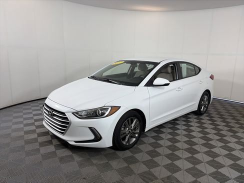 Used 2017 Hyundai Elantra SE w/ SE A/T Tech Package 03 FWD image 2