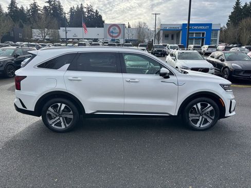 Certified 2022 Kia Sorento SX Prestige w/ Panoramic Sunroof Package image 4
