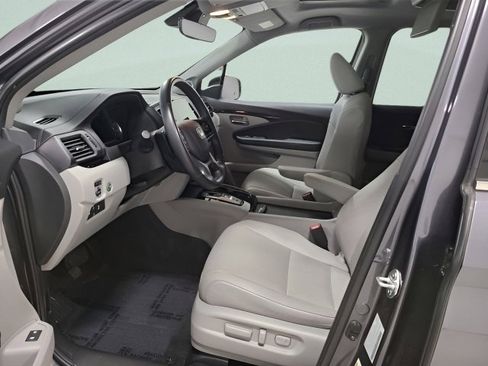 Certified 2022 Honda Pilot Touring image 19