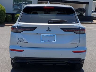 New 2026 Mitsubishi Outlander LE