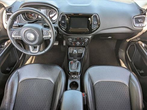 Used 2019 Jeep Compass Latitude FWD image 16