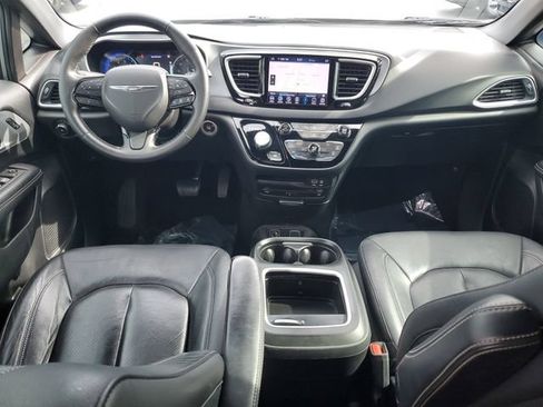 Used 2020 Chrysler Pacifica Touring-L Plus FWD image 21