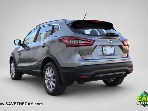 Used 2021 Nissan Rogue Sport SV FWD image 6