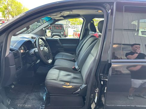 Used 2012 Nissan Titan S AWD/4WD image 7