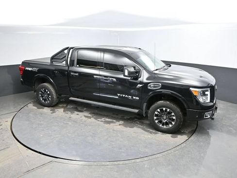 Used 2016 Nissan Titan PRO-4X w/ Pro-4x Convenience Package AWD/4WD image 37