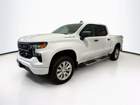 Certified 2024 Chevrolet Silverado 1500 Custom image 3
