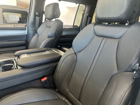 New 2026 Jeep Grand Wagoneer L Limited AWD/4WD image 15