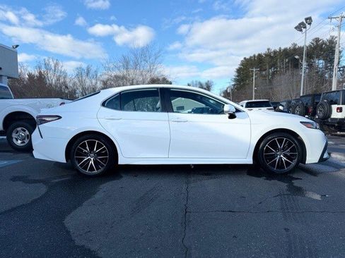 Used 2024 Toyota Camry SE w/ Cold Weather Package image 7