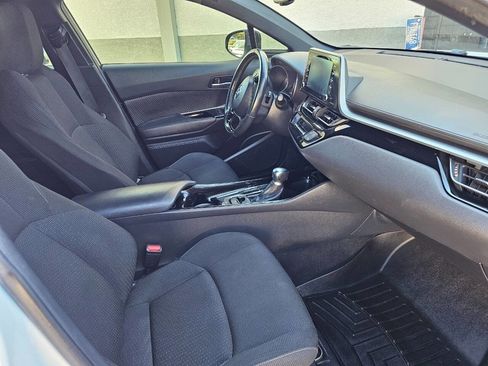 Used 2019 Toyota C-HR XLE image 12