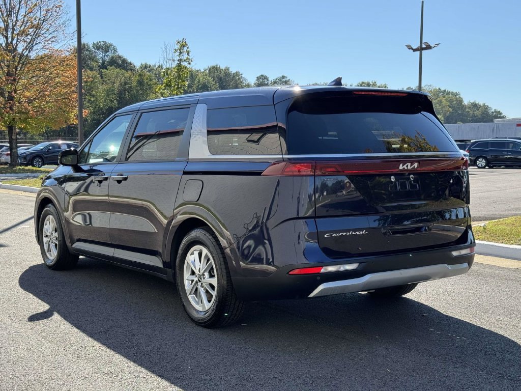 Used 2022 Kia Carnival LX FWD image 24