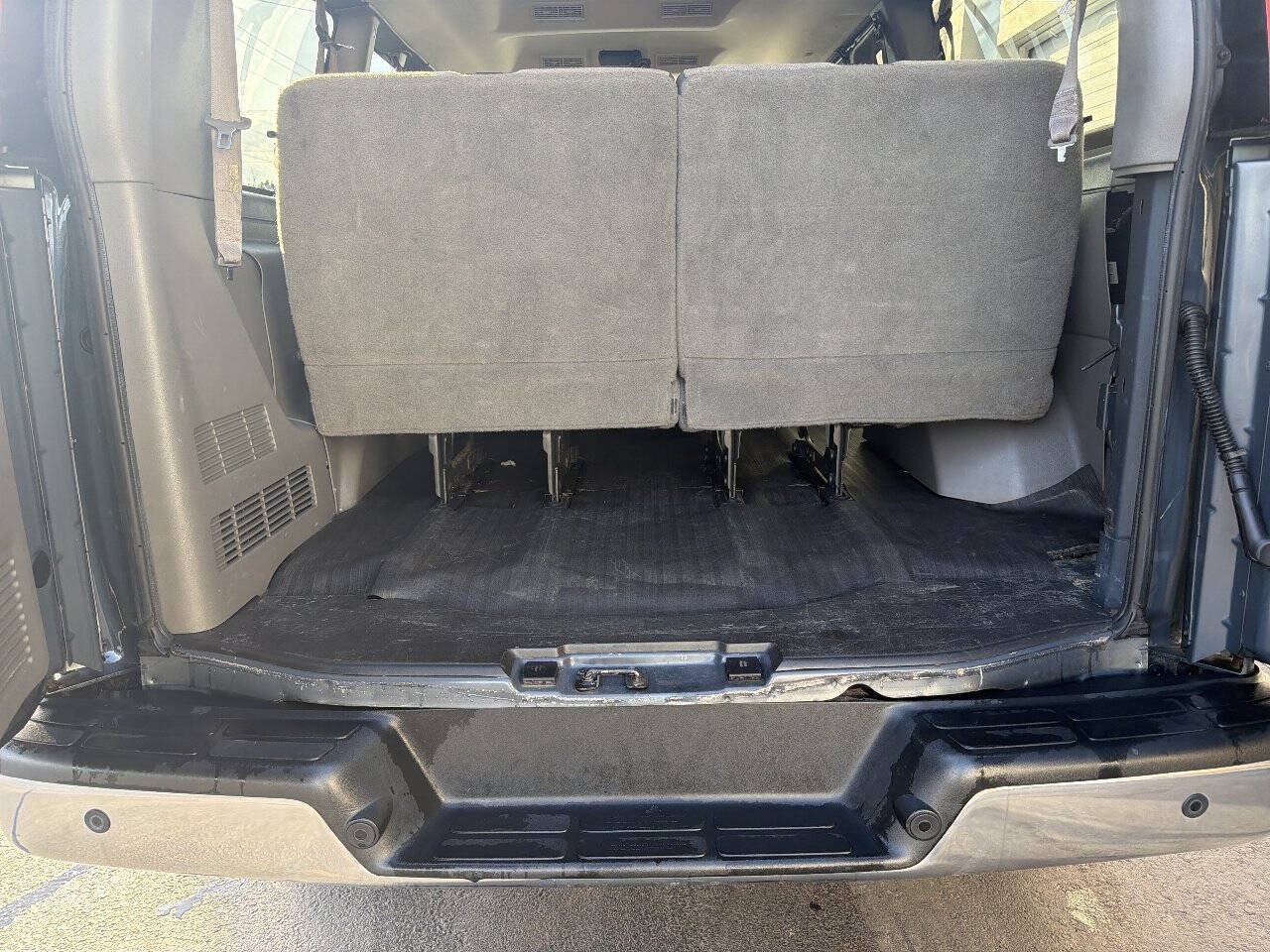 Used 2019 Chevrolet Express 2500 LT w/ LT Preferred Equipment Group RWD image 9