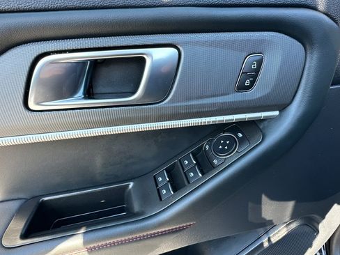 Used 2025 Ford Explorer ST-Line image 21