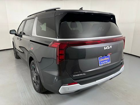 New 2026 Kia Carnival EX FWD image 6