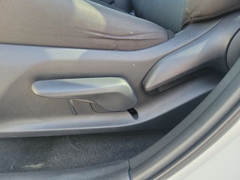 Used 2025 Toyota RAV4 LE AWD/4WD image 20