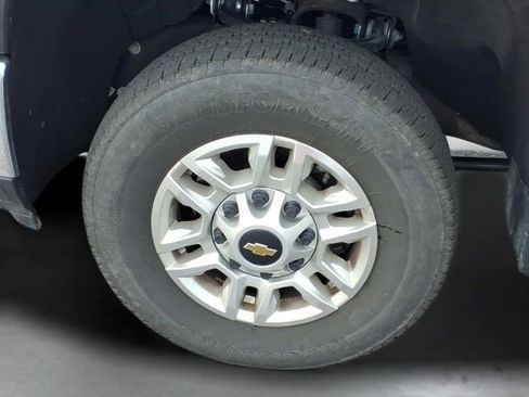 Used 2025 Chevrolet Silverado 2500 LT w/ Convenience Package AWD/4WD image 18