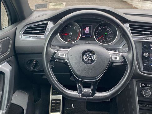 Used 2020 Volkswagen Tiguan SE R-Line w/ 3rd Row Seat Package AWD/4WD image 7