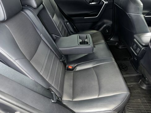 Used 2020 Toyota RAV4 Limited image 30