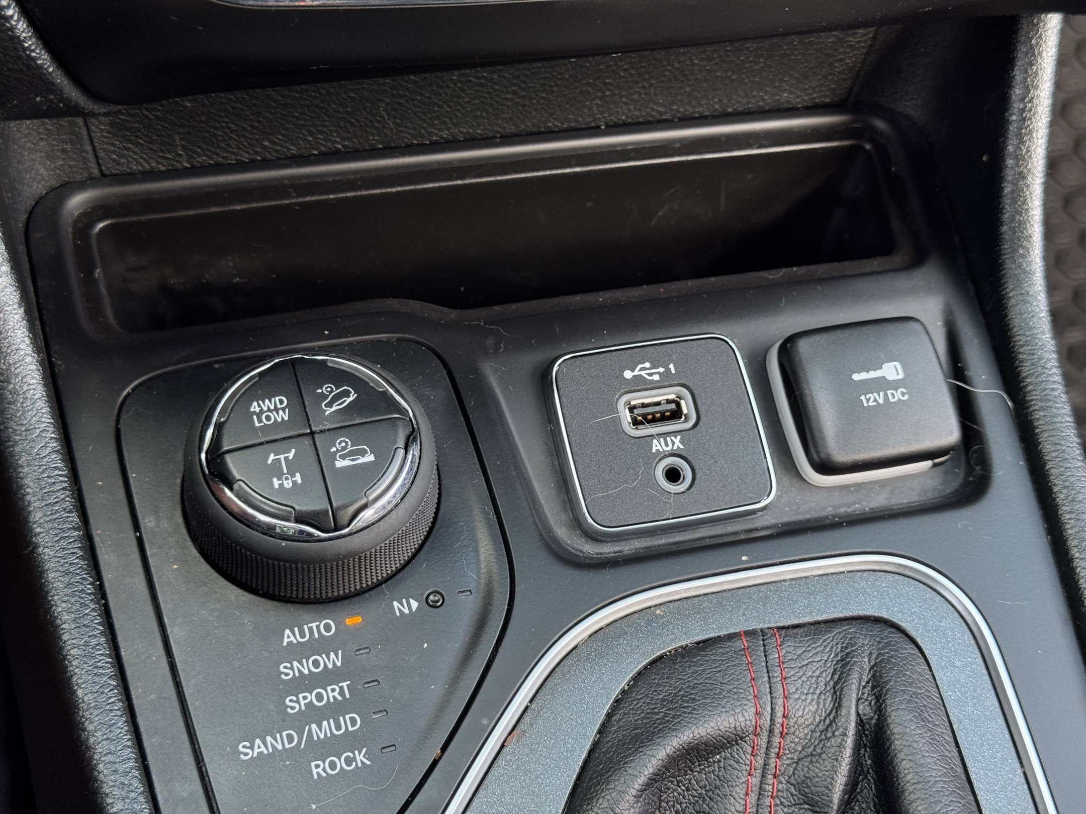 Used 2022 Jeep Cherokee Trailhawk w/ Technology Group B AWD/4WD image 20