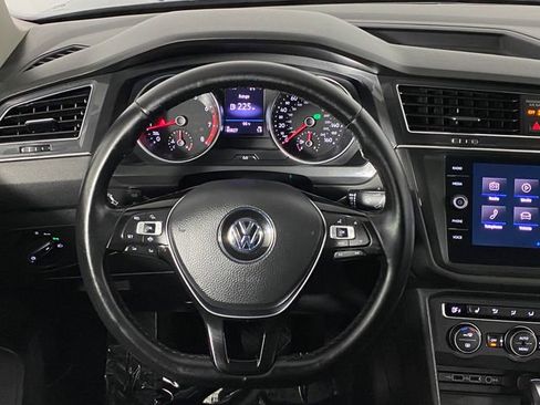 Used 2019 Volkswagen Tiguan SE w/ Panoramic Sunroof Package AWD/4WD image 16