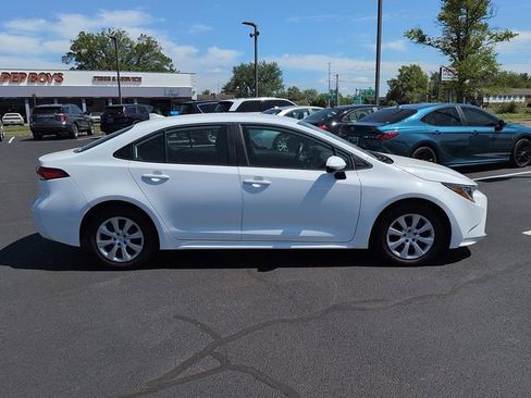 Certified 2025 Toyota Corolla LE FWD image 8