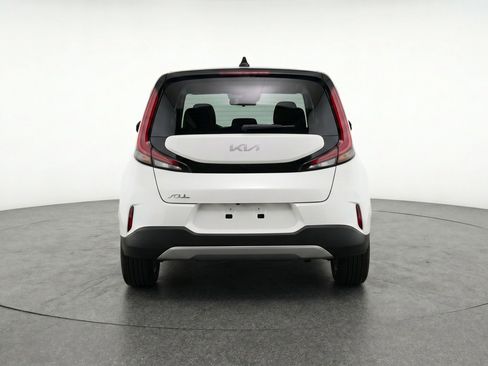 Used 2025 Kia Soul LX w/ LX Technology Package FWD image 7