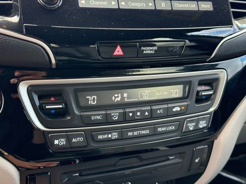 Used 2021 Honda Pilot Touring image 30