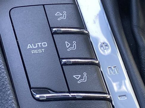 Used 2017 Porsche Macan AWD/4WD image 31