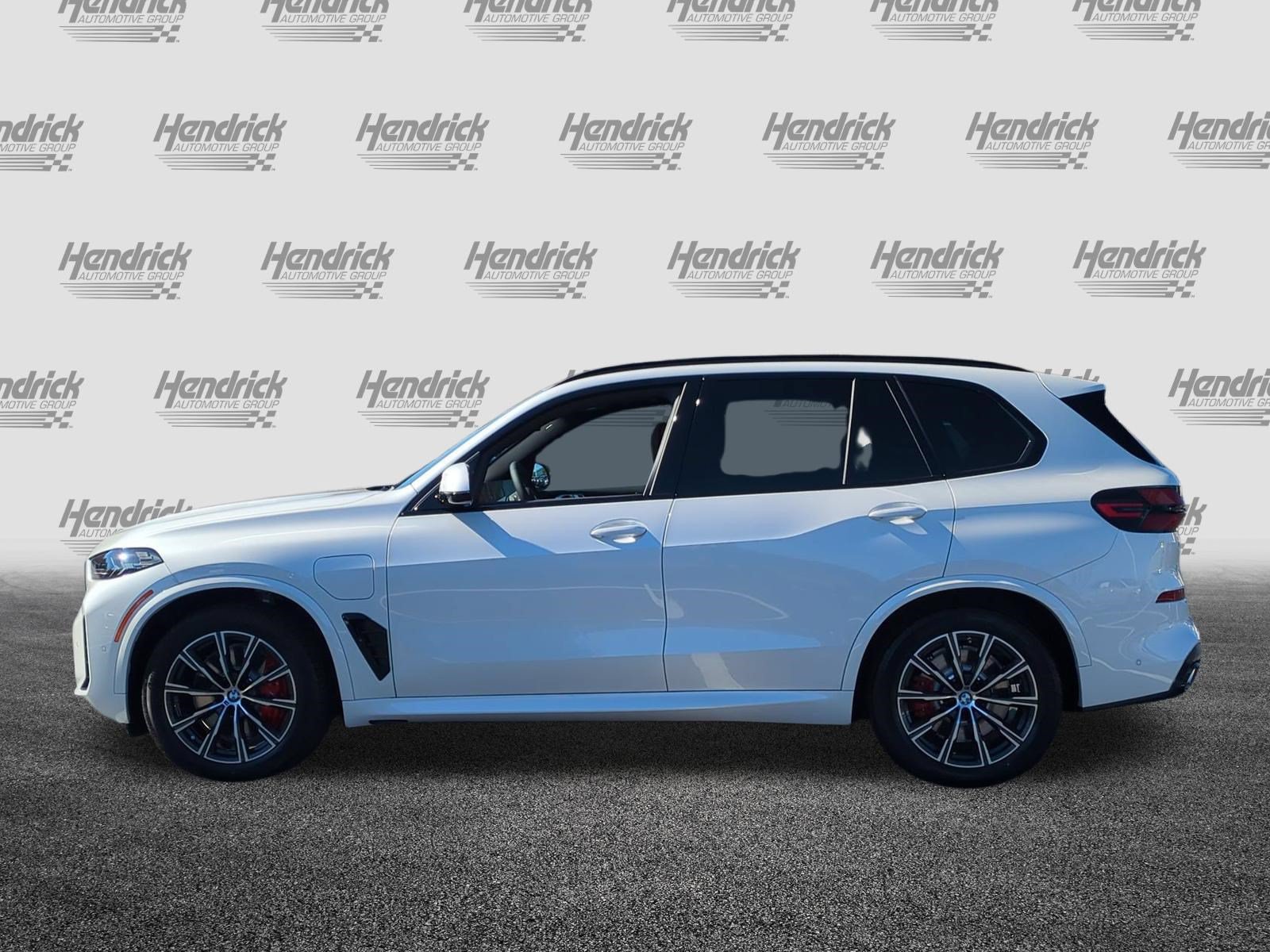 Used 2026 BMW X5 xDrive50e w/ M Sport Package AWD/4WD image 7
