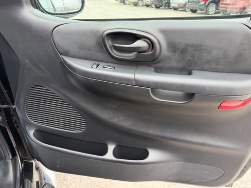 Used 2003 Ford F150 XLT image 19